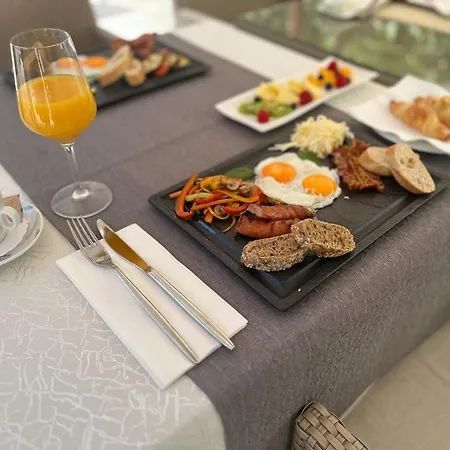 Center Luxury 1 לינה וארוחת בוקר