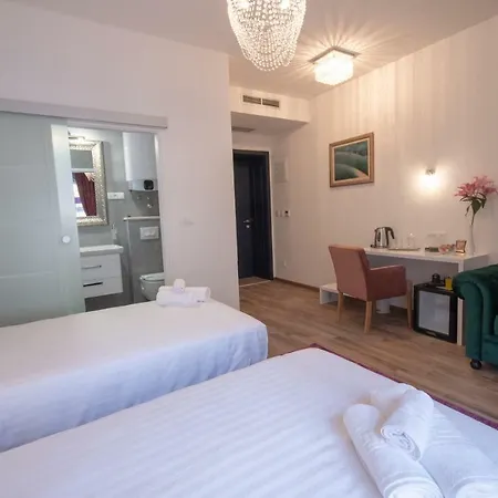 Center Luxury Rooms 1