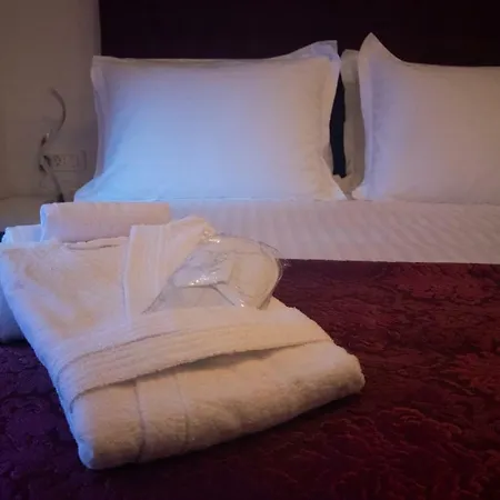 Bed & Breakfast Center Luxury Rooms 1 4*