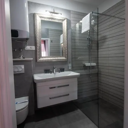 Center Luxury Rooms 1