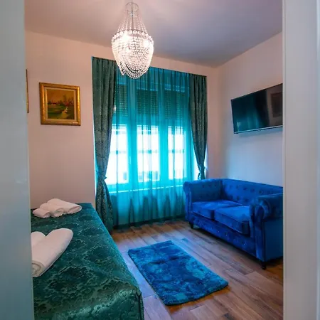 Center Luxury Rooms 1