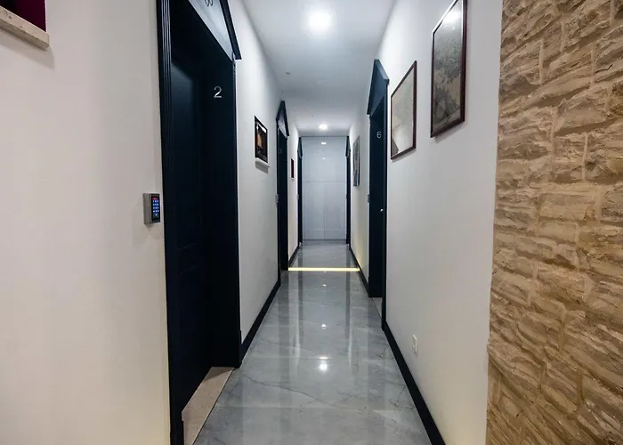 Center Luxury 1