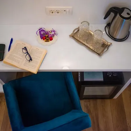 Center Luxury 1 Bed & Breakfast 4*